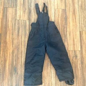Unisex ski pants with suspenders